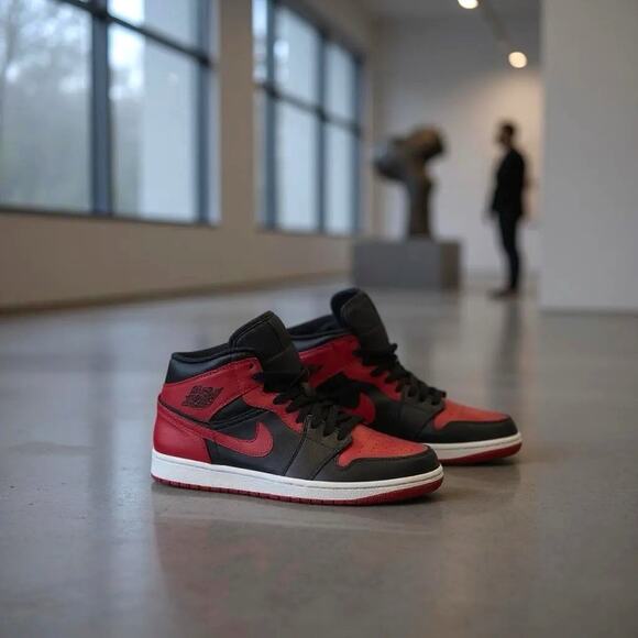 Jordan 1 Mid Banned 2020 Size 12.5 ***No Box Worn Twice*** NIKE !!! main image 5